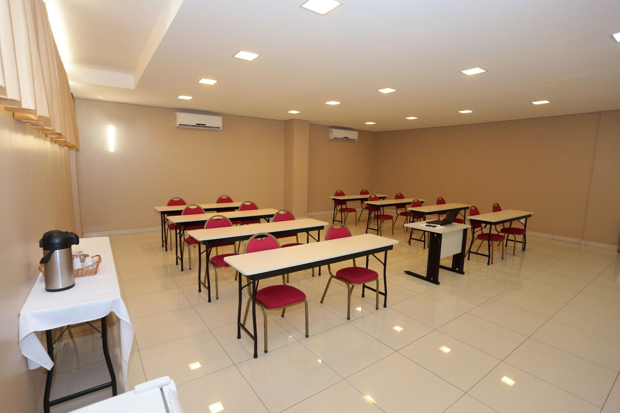 Hotel Ibis Styles Maurílio Biagi 3*